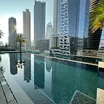 Lux Bnb Upper Crest Tower I Skyline Views