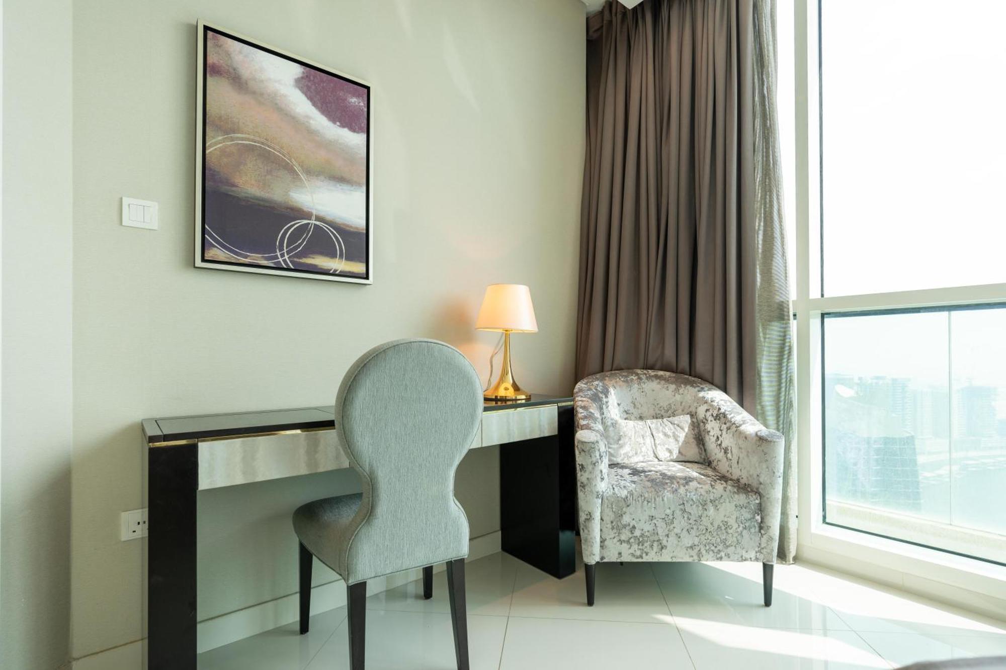 Lux Upper Crest Tower I Skyline Views Dubai