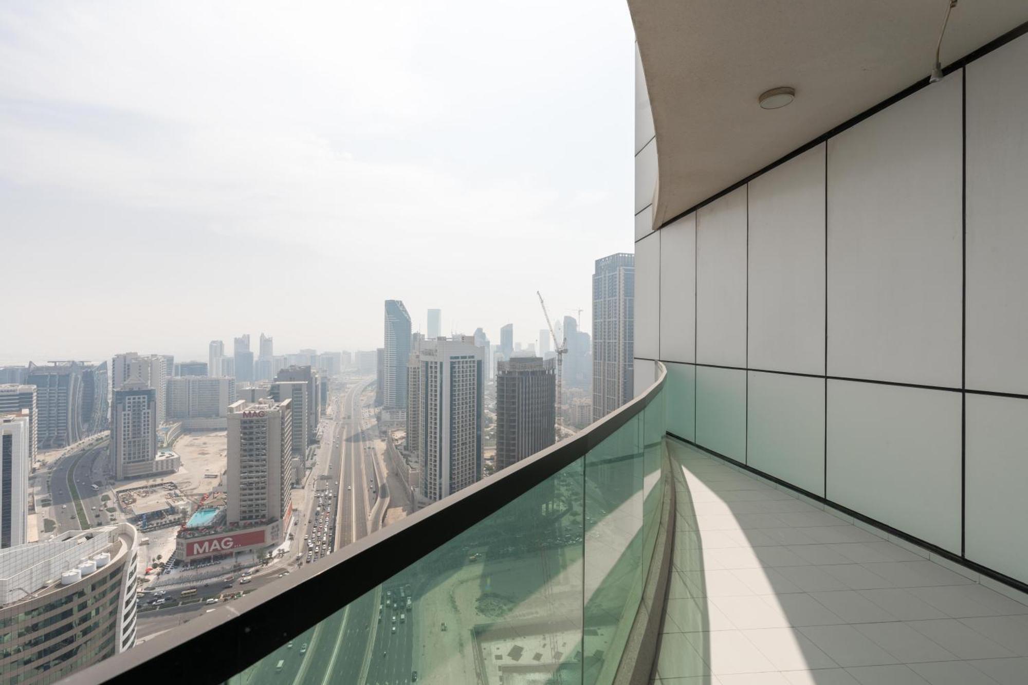 Lux Upper Crest Tower I Skyline Views Apartment Dubai